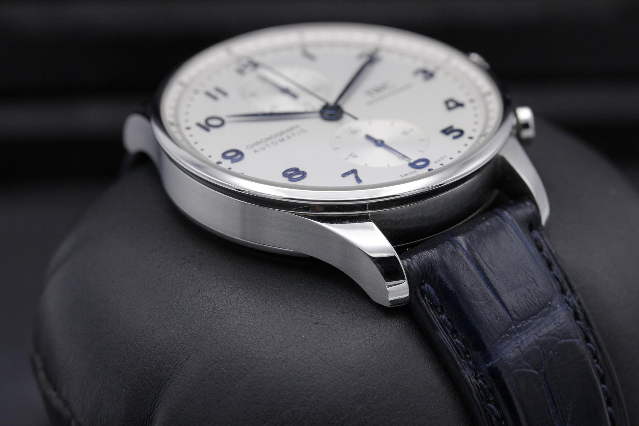 Watch Image 6