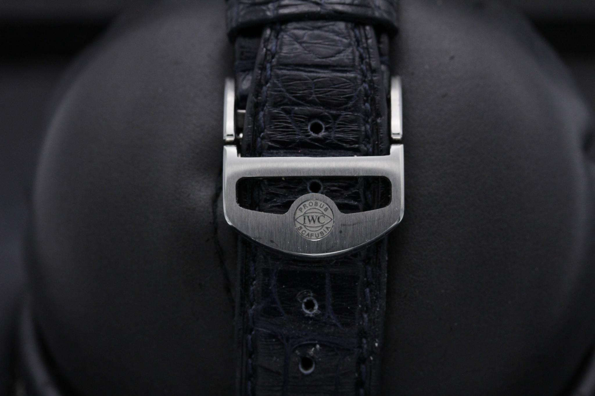 Watch Image 7