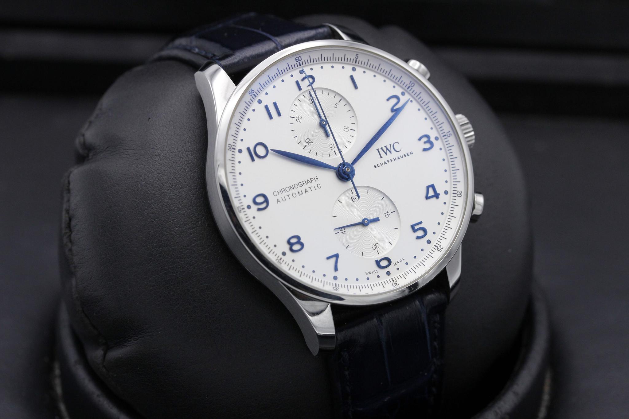 Watch Image 10