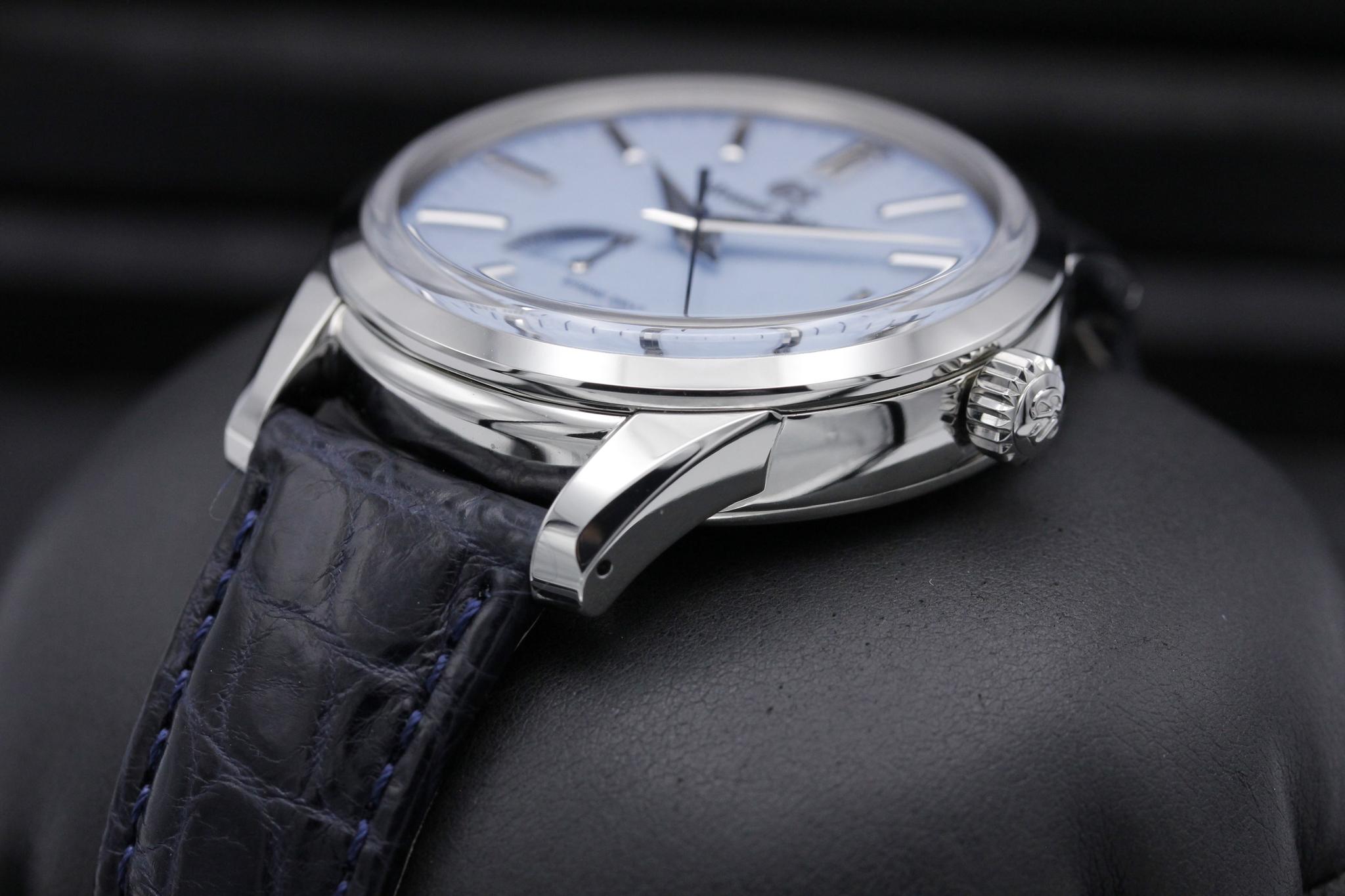 Watch Image 2