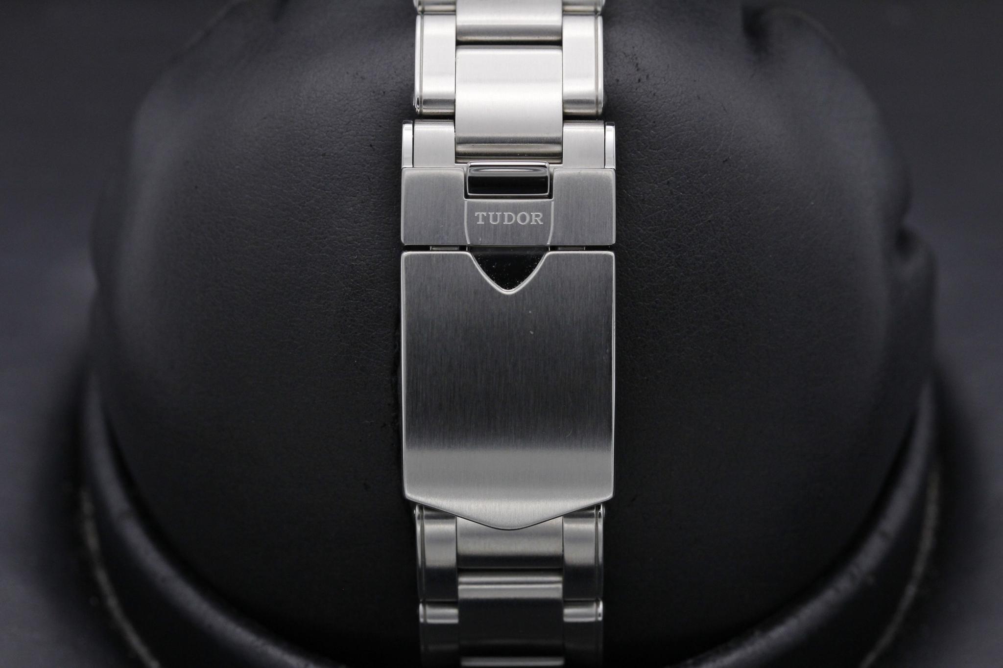 Watch Image 8