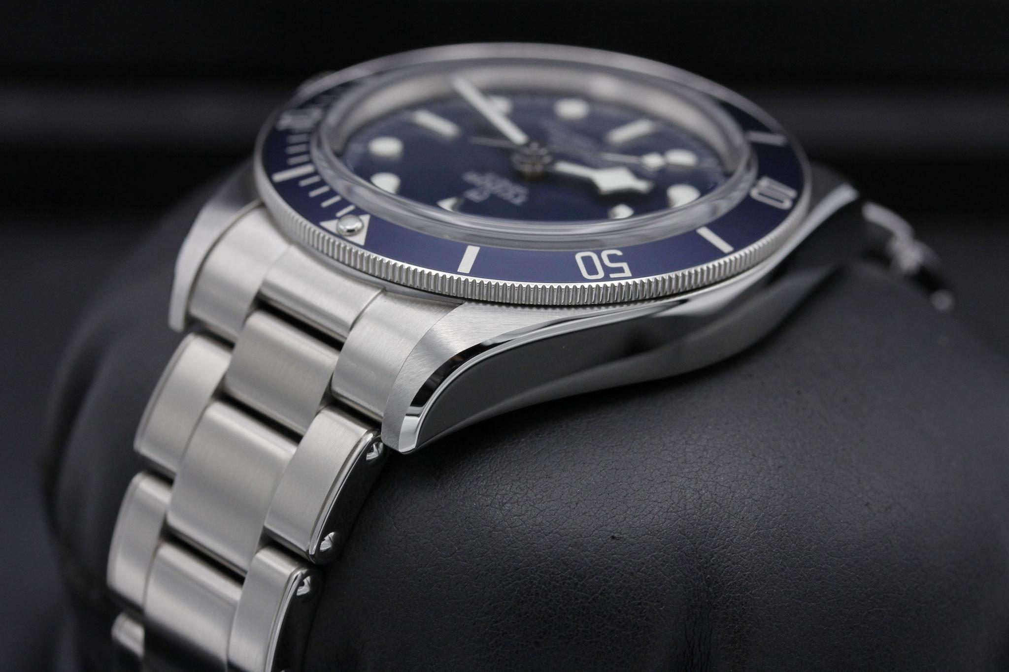 Watch Image 5
