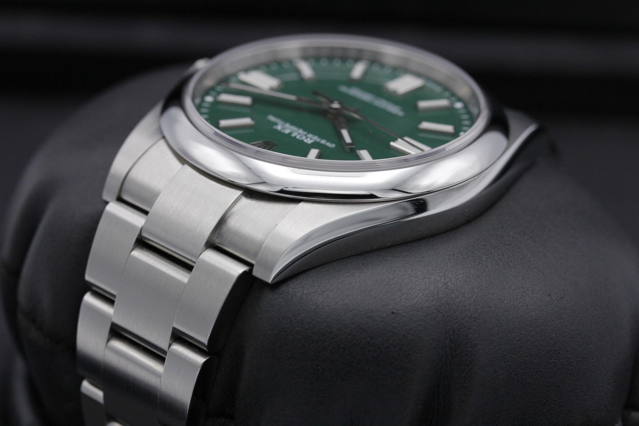Watch Image 5