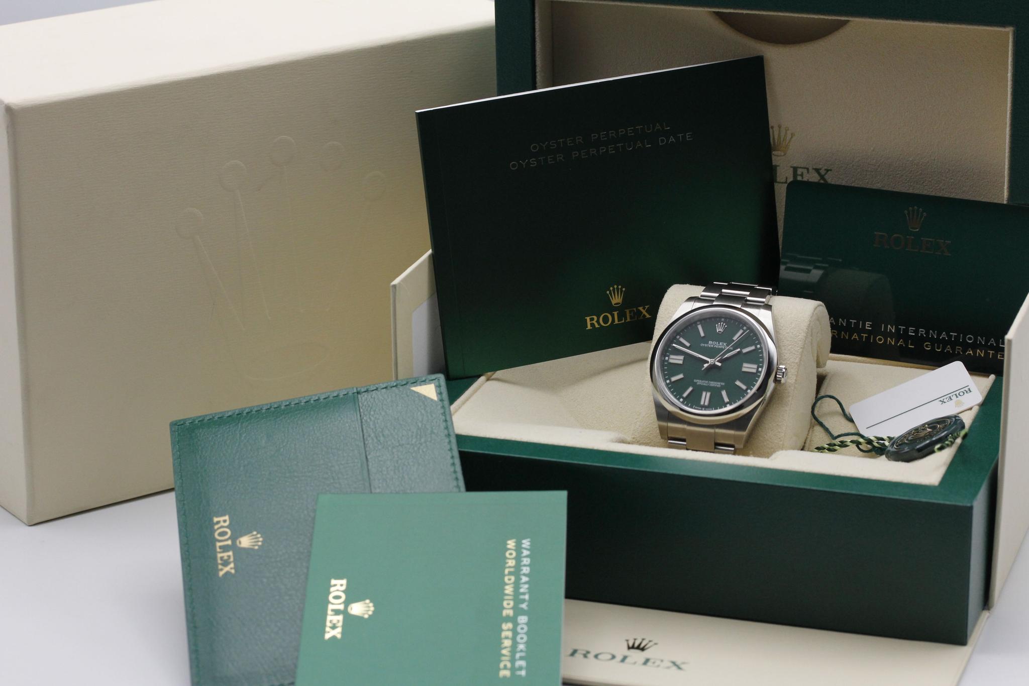Watch Image 11