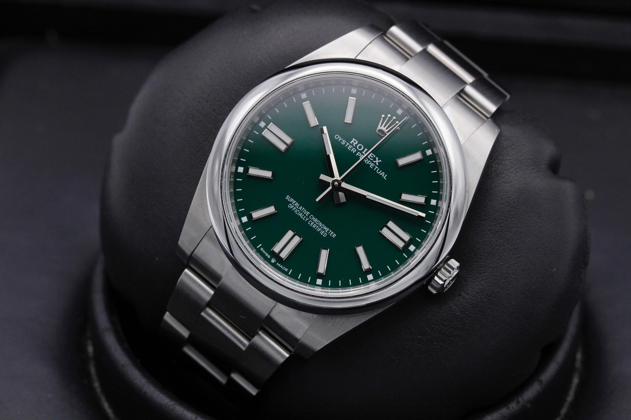 Watch Image 9