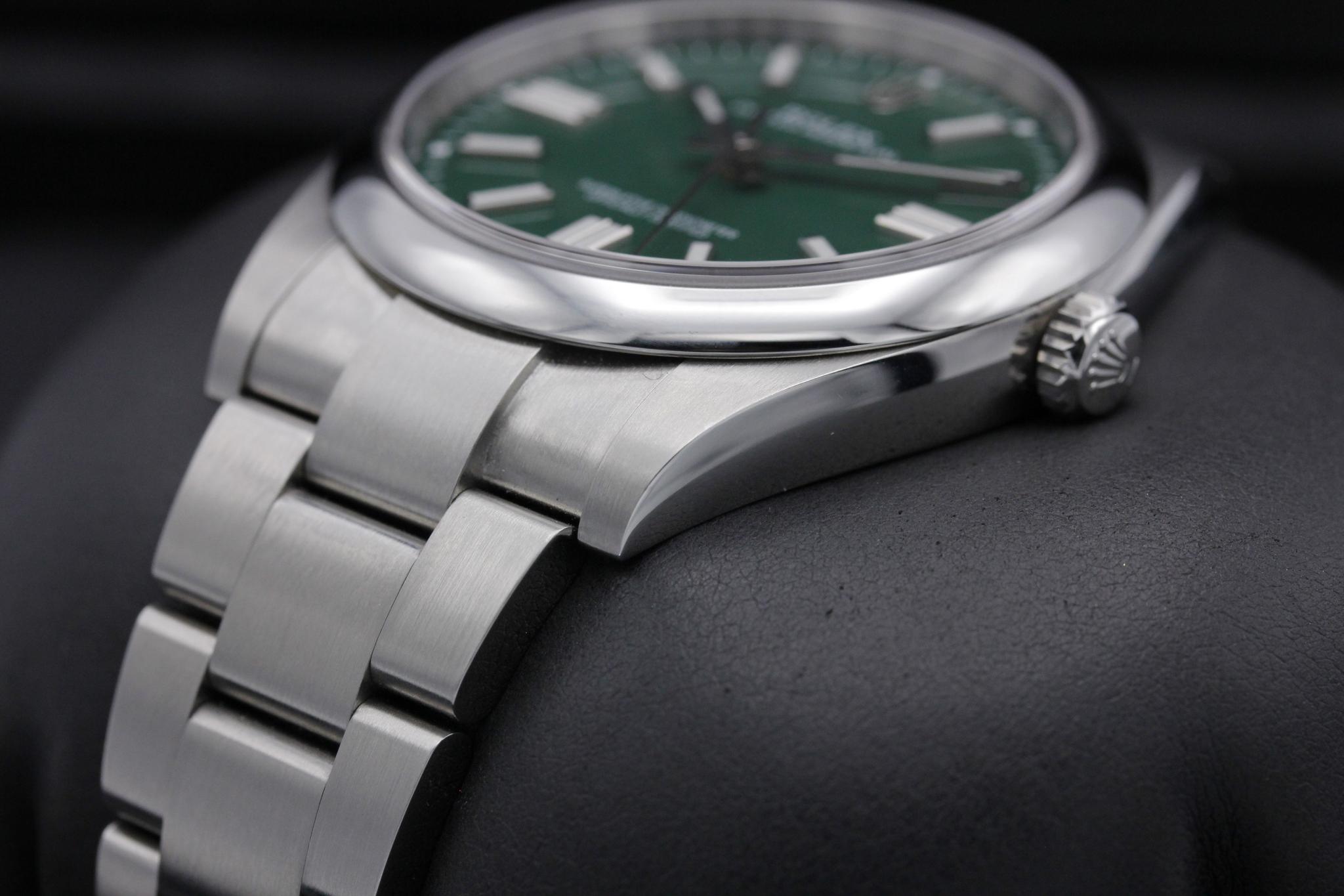 Watch Image 2