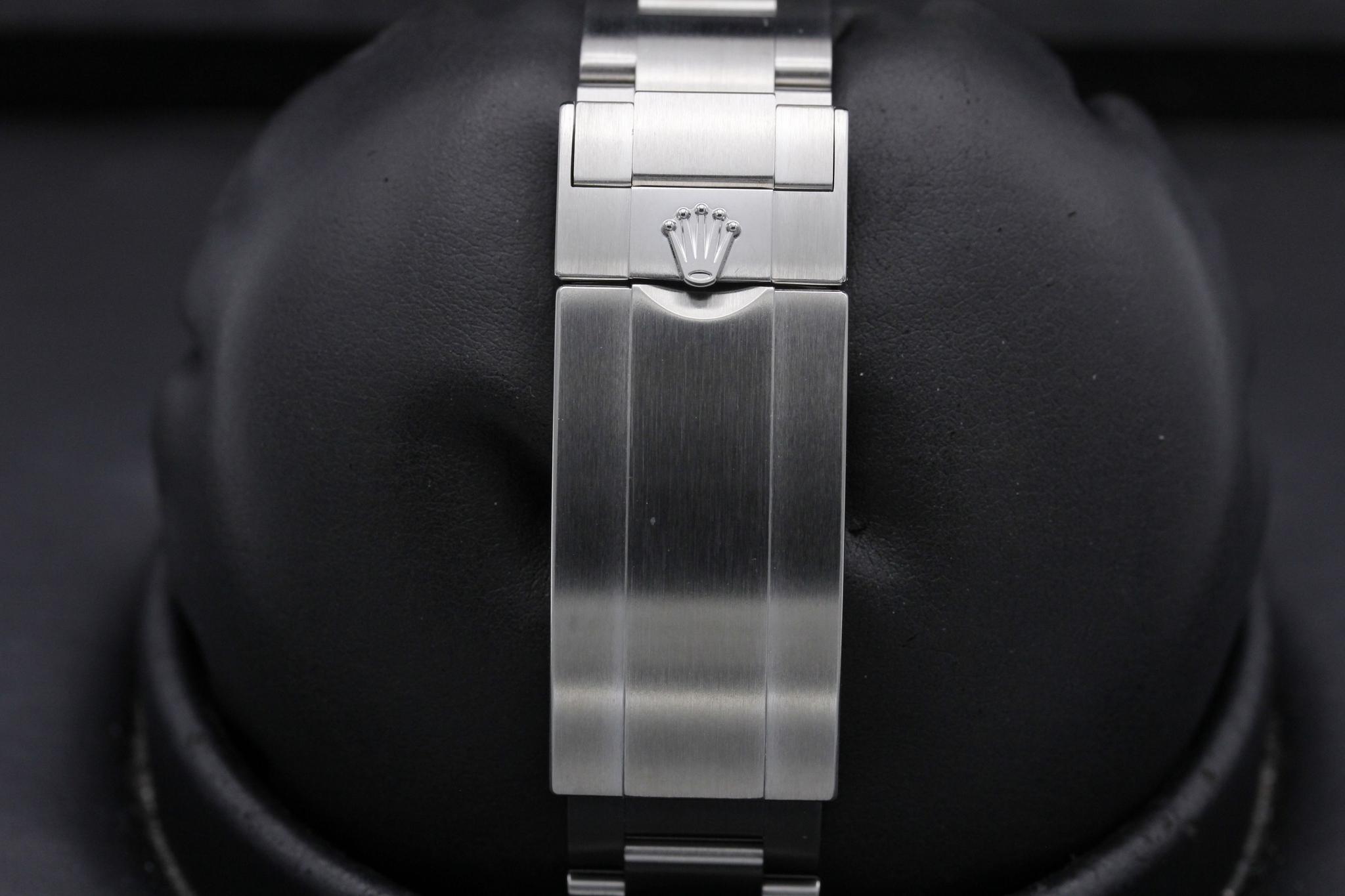 Watch Image 8