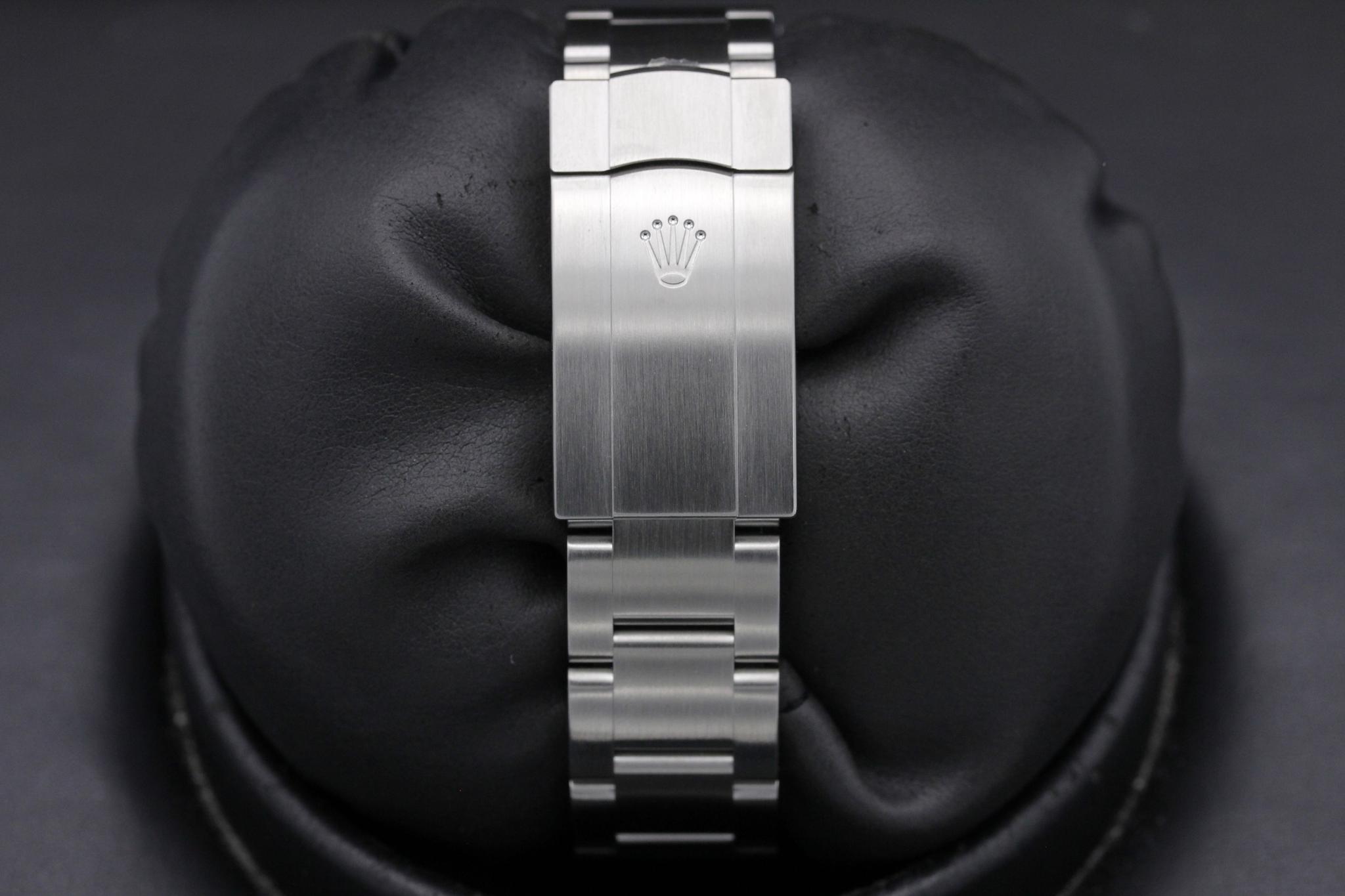 Watch Image 7