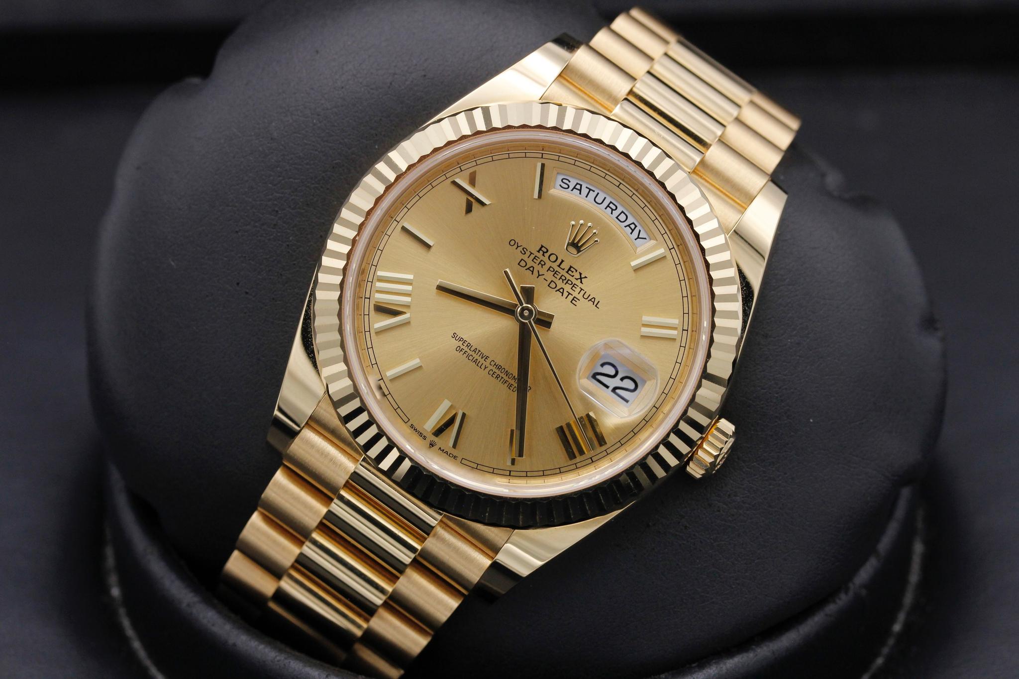 Watch Image 10