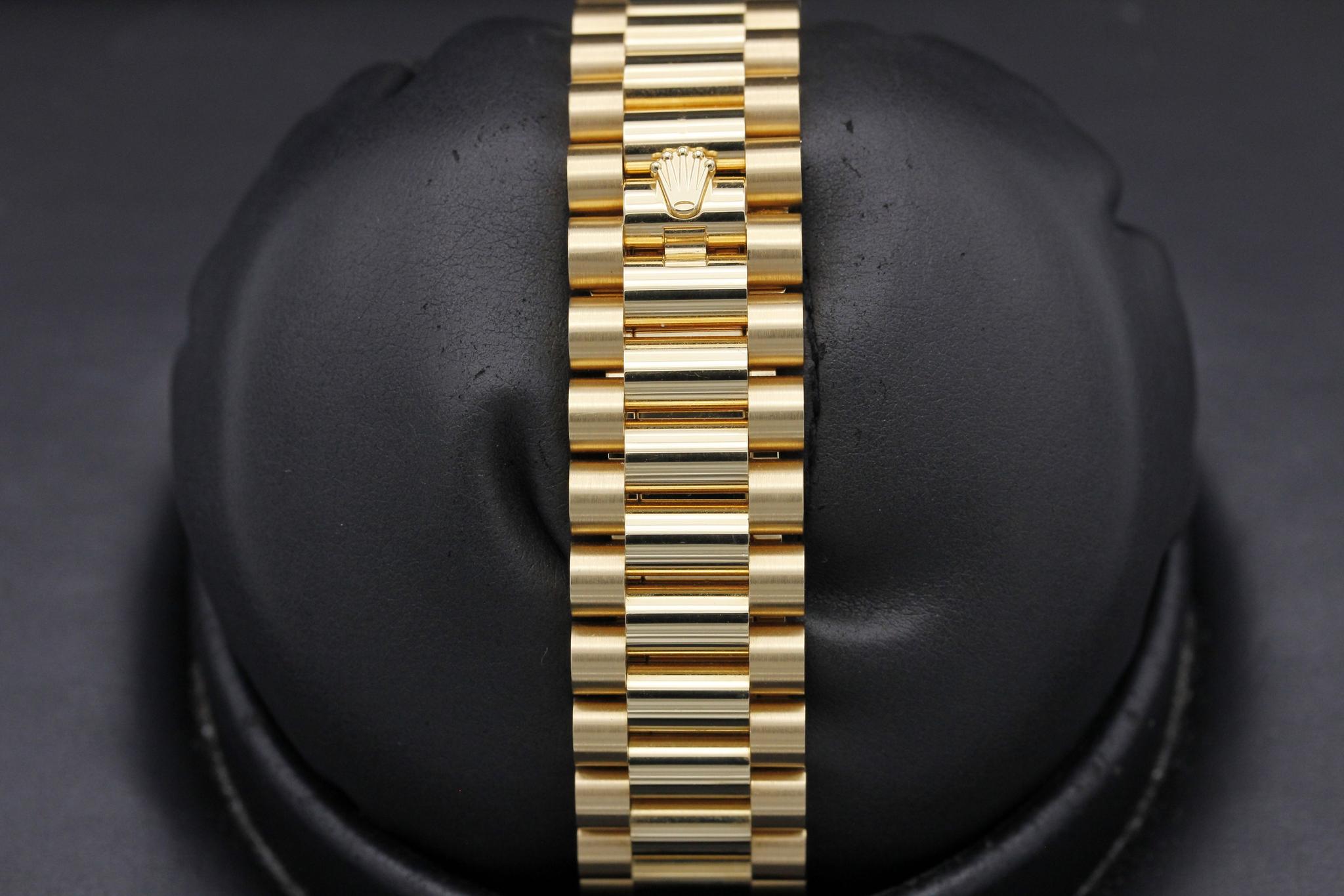Watch Image 8