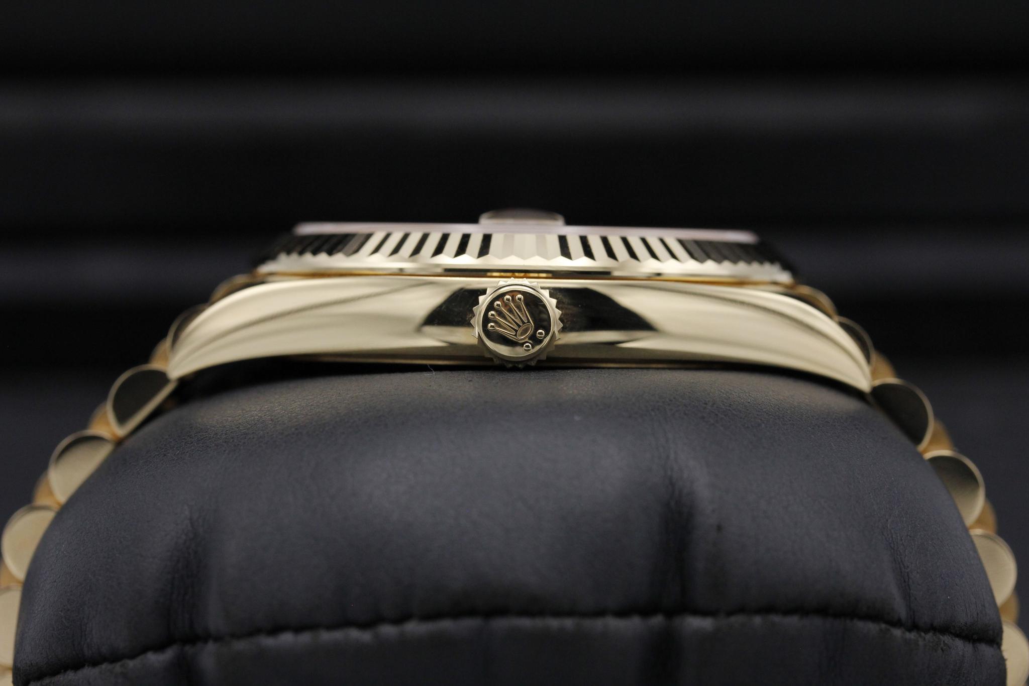 Watch Image 3