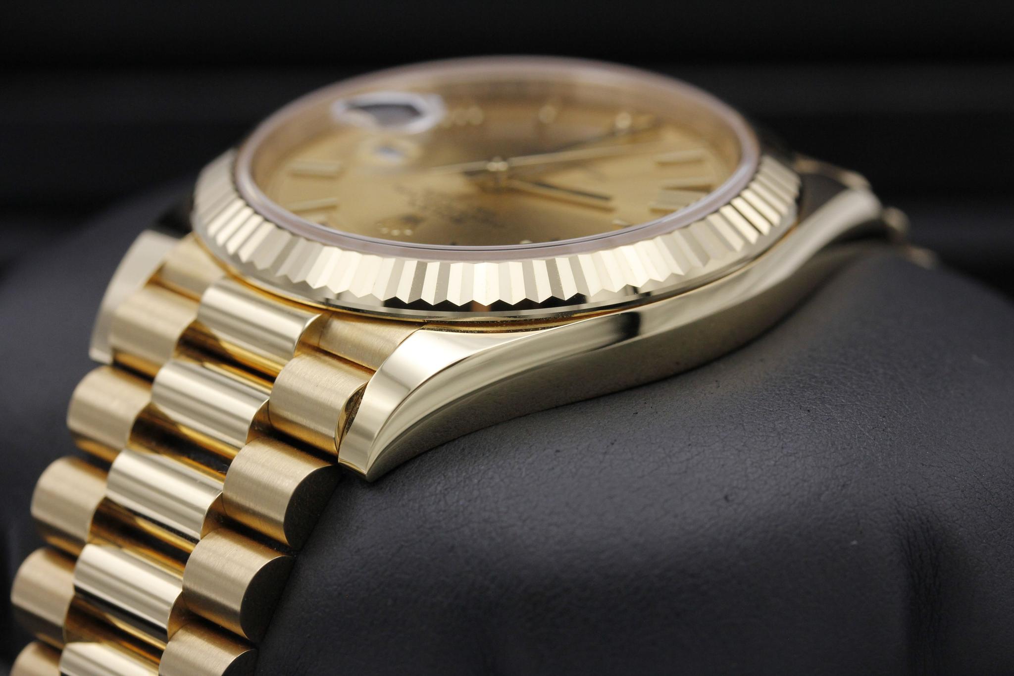 Watch Image 5