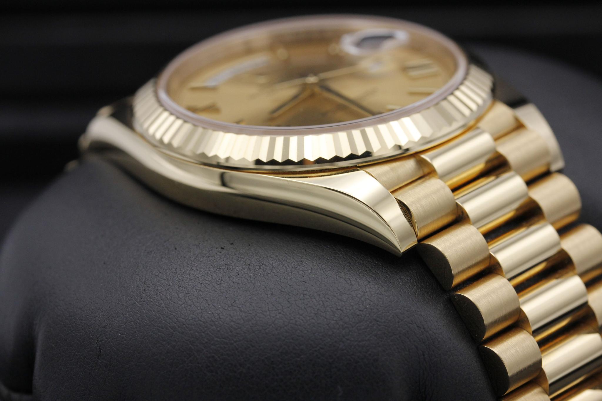 Watch Image 6