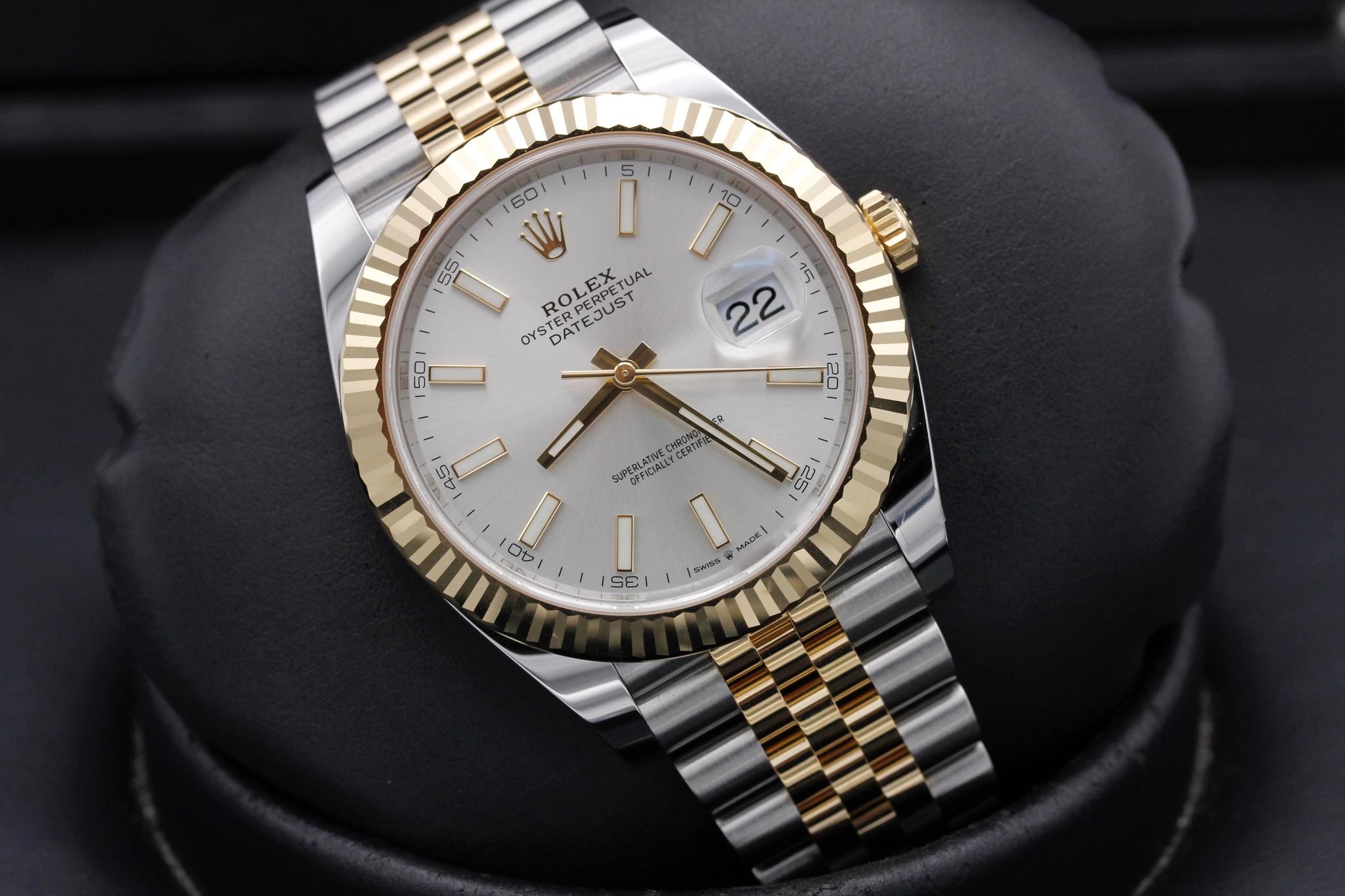 Watch Image 9