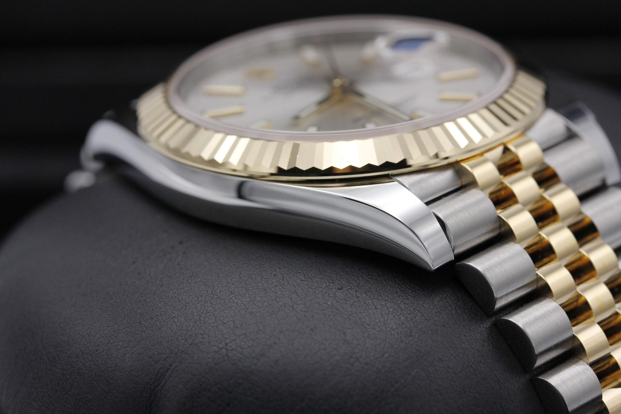 Watch Image 6