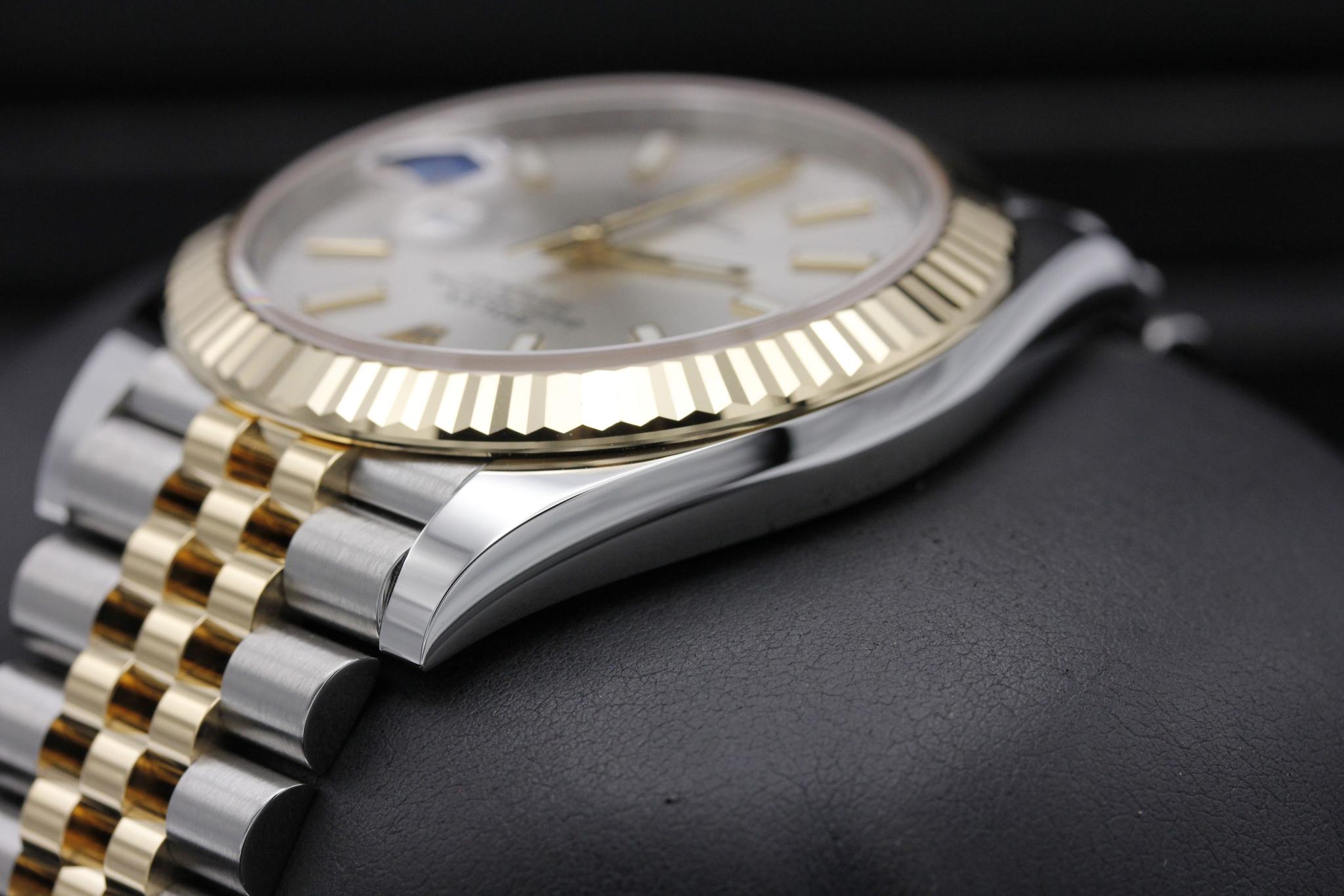 Watch Image 5