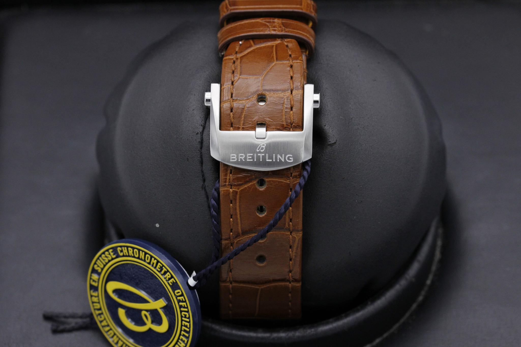Watch Image 8