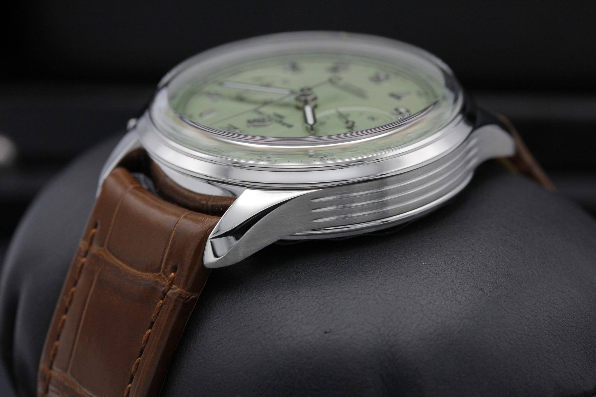Watch Image 5