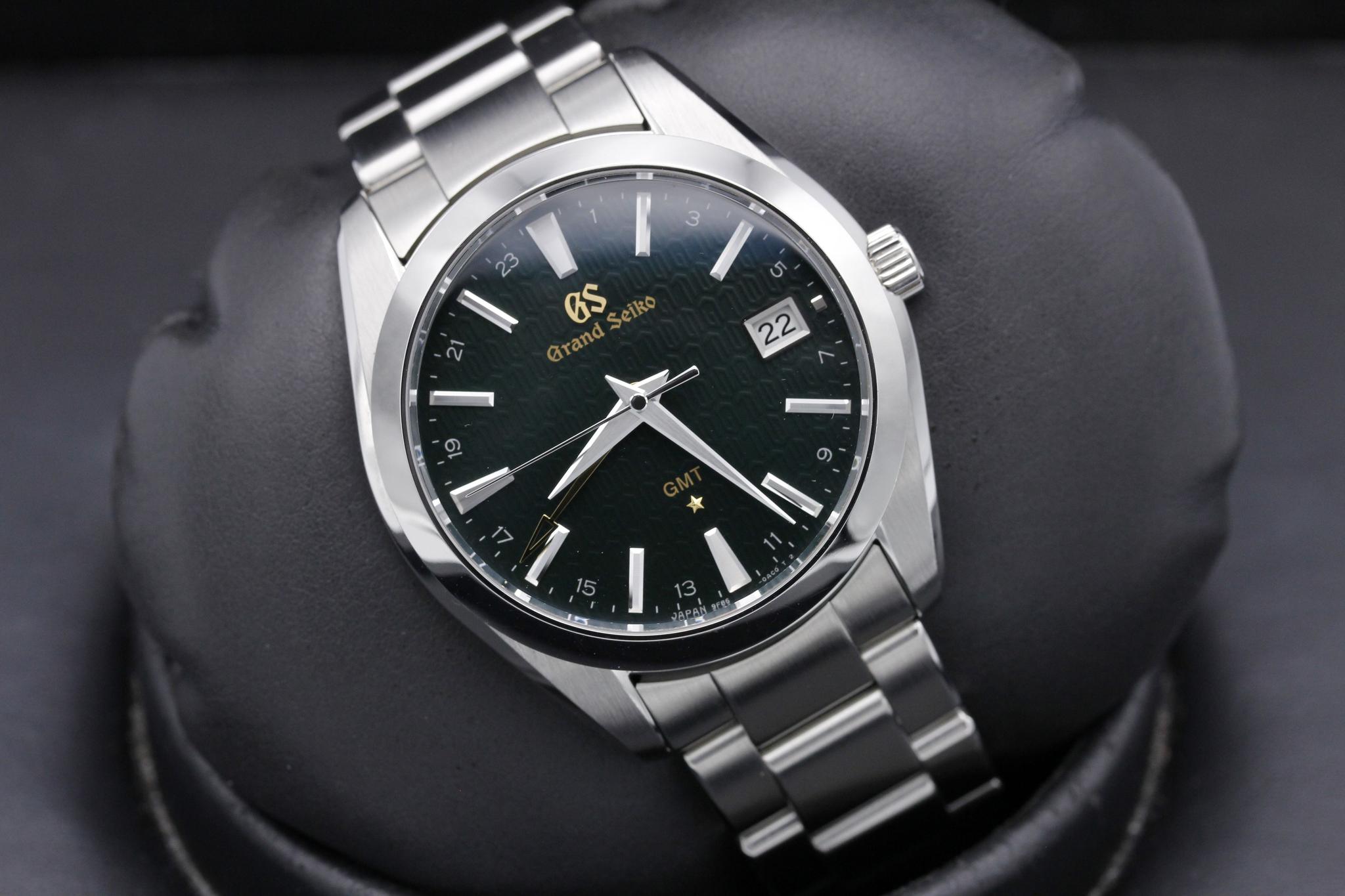 Watch Image 9