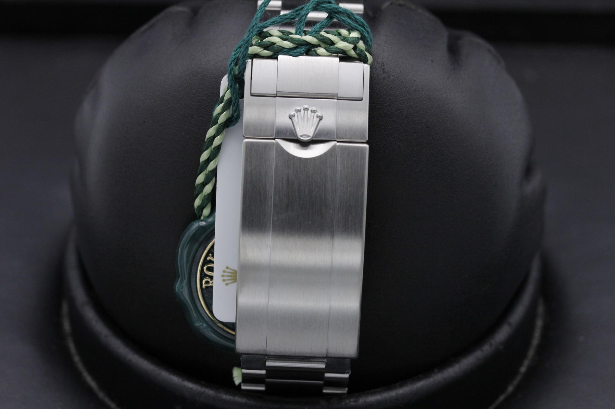Watch Image 8