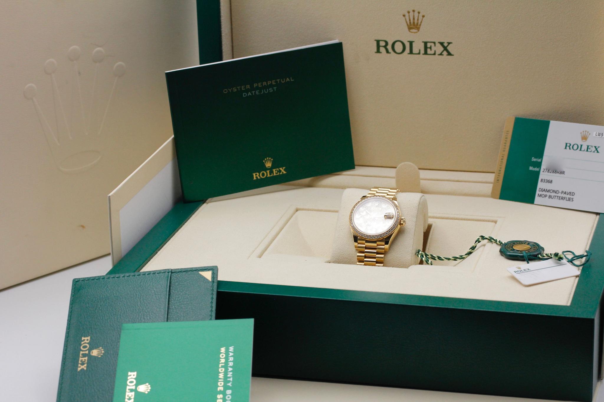Watch Image 11