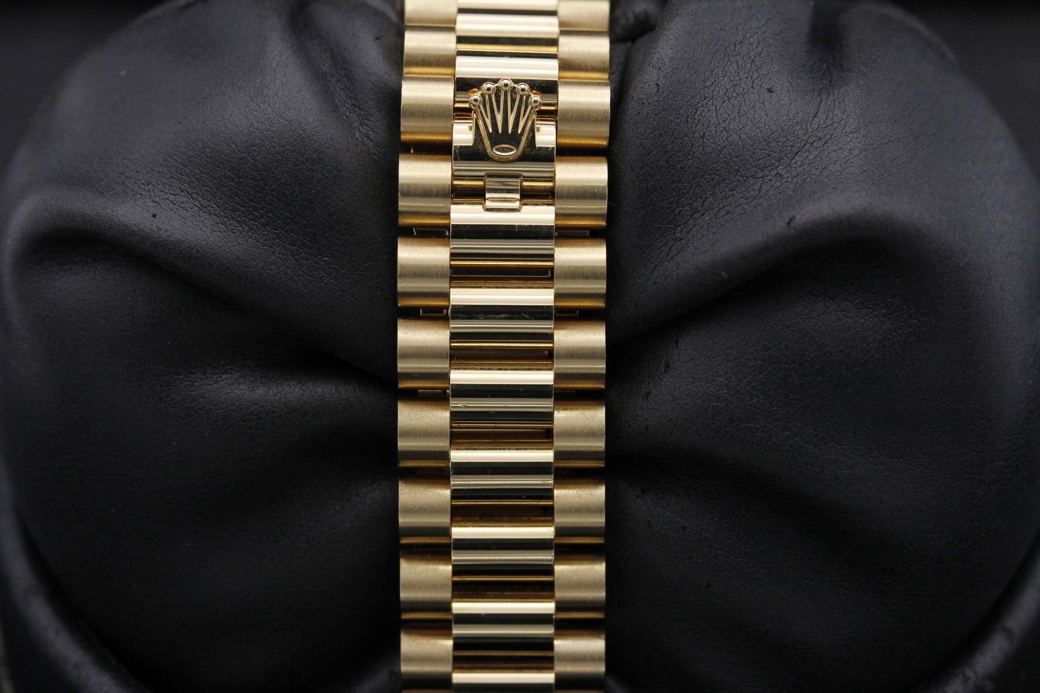 Watch Image 8