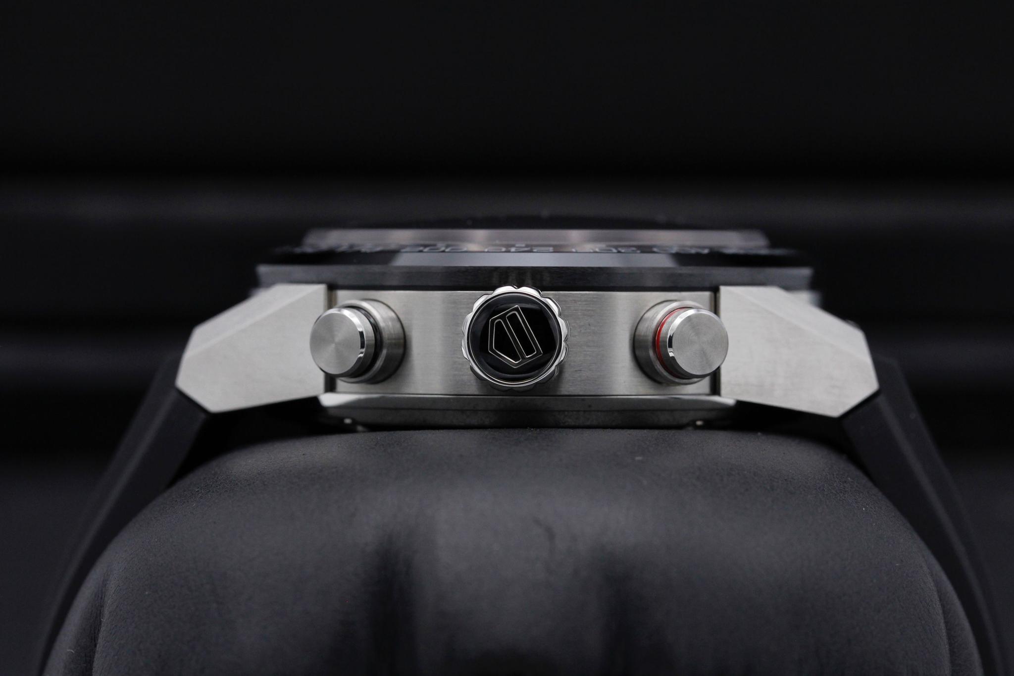 Watch Image 4