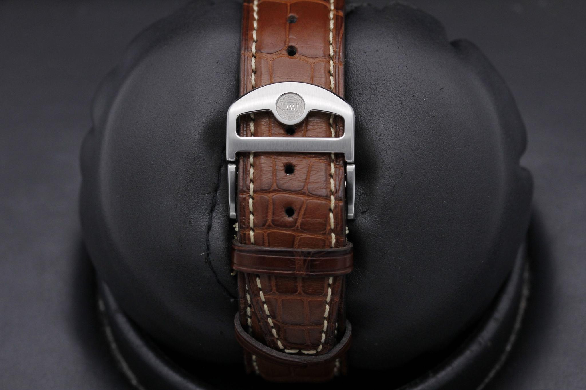 Watch Image 8