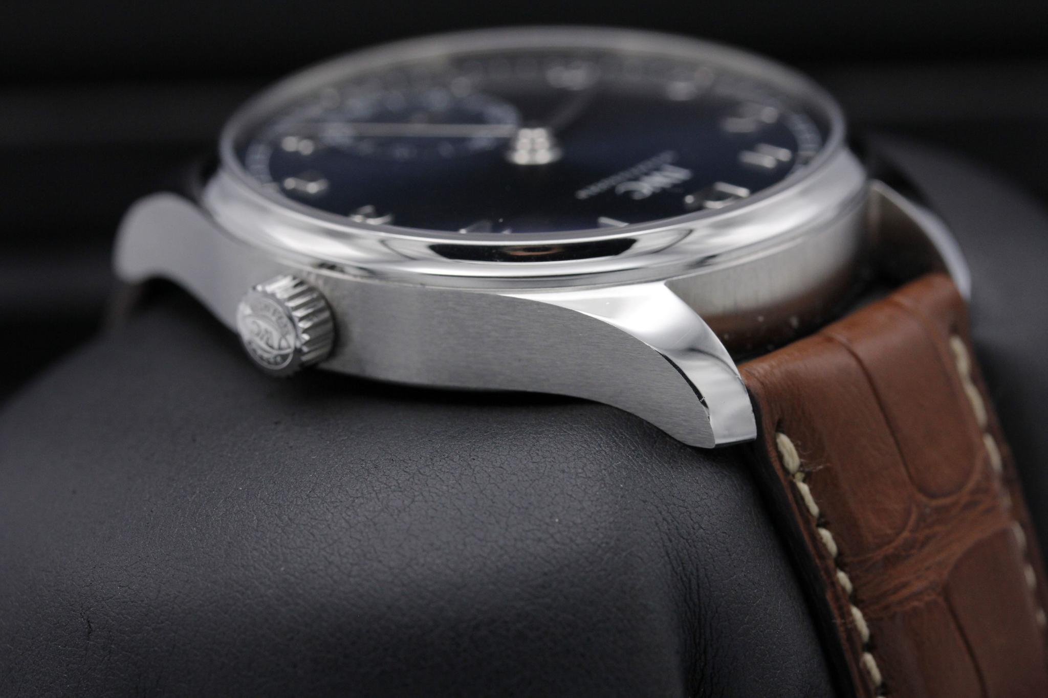 Watch Image 4