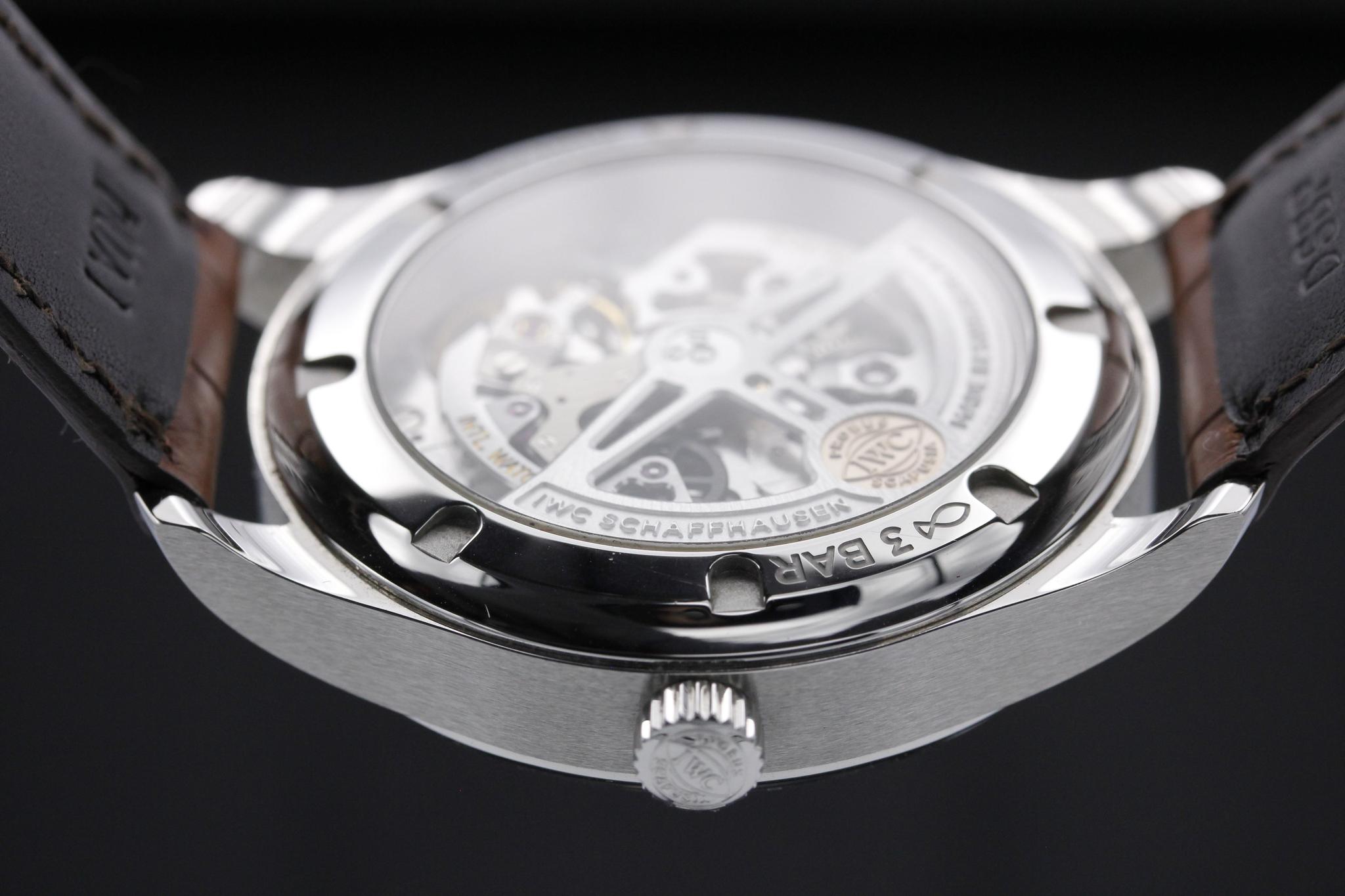 Watch Image 7