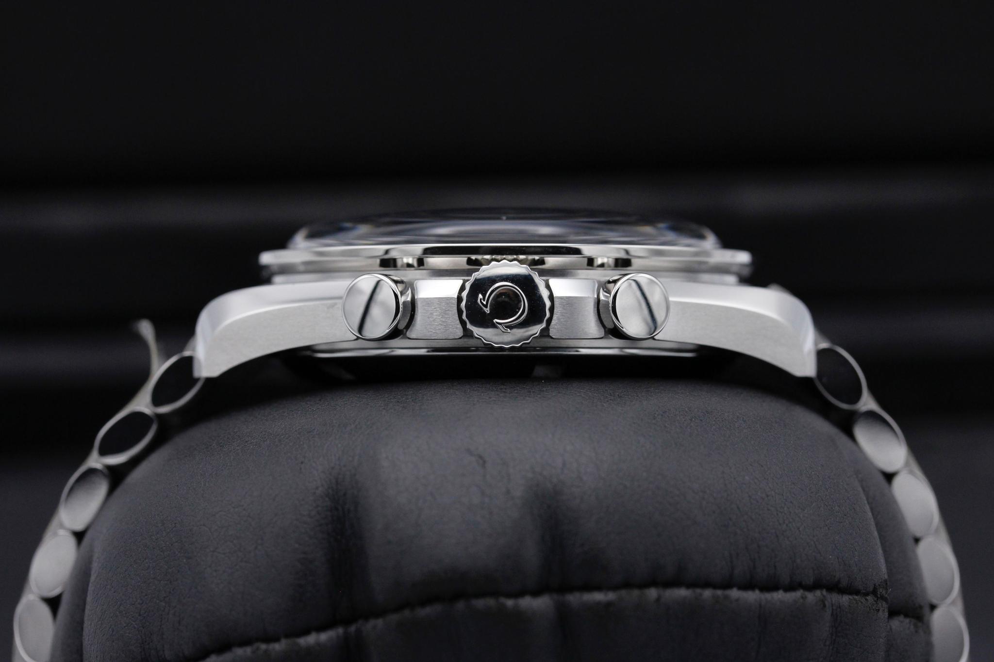 Watch Image 3