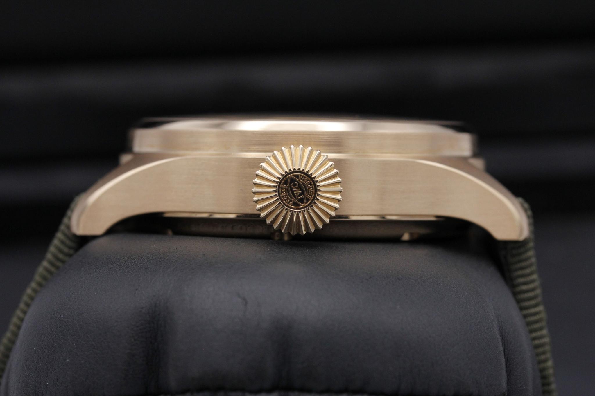 Watch Image 3