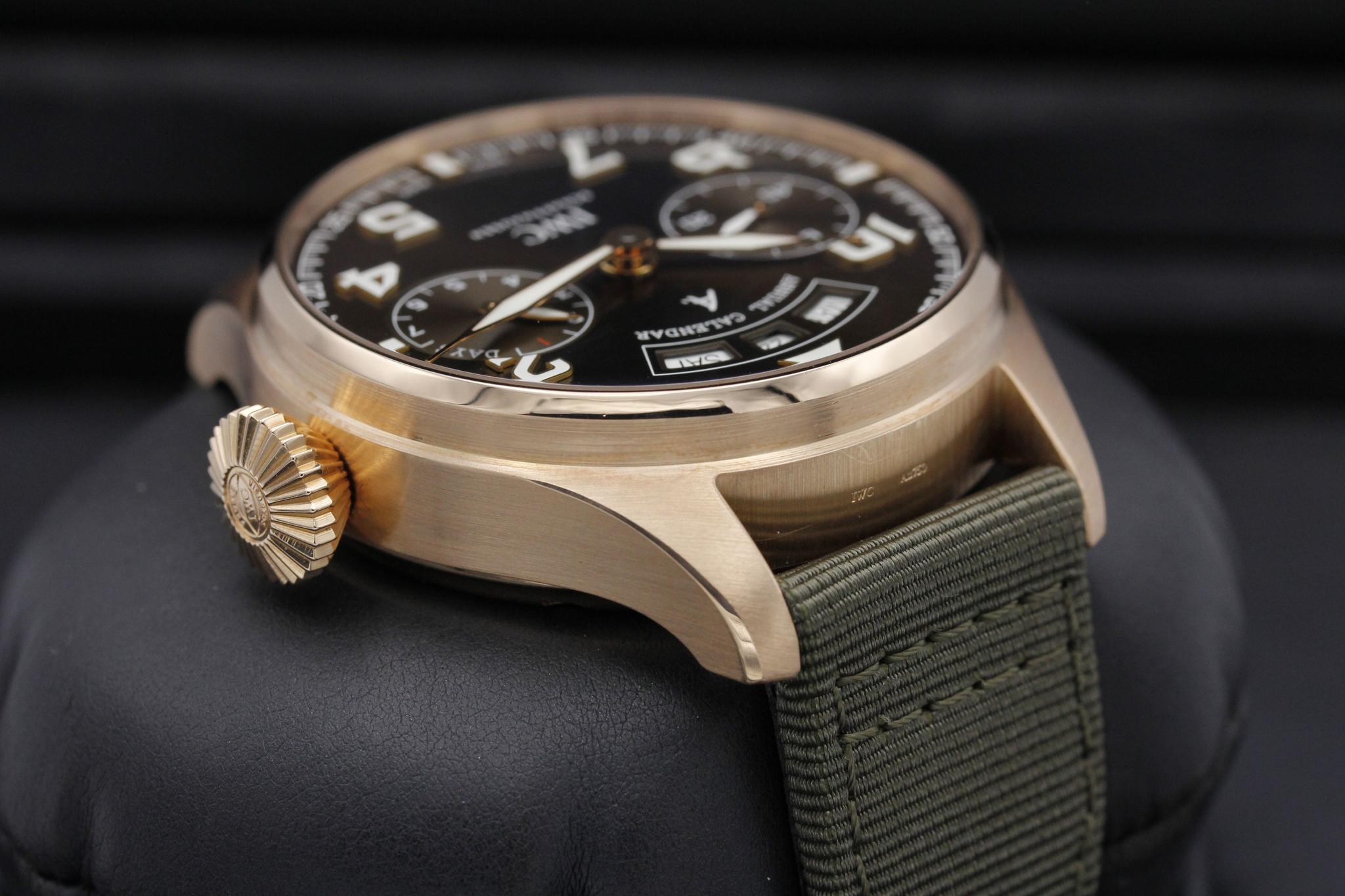 Watch Image 4