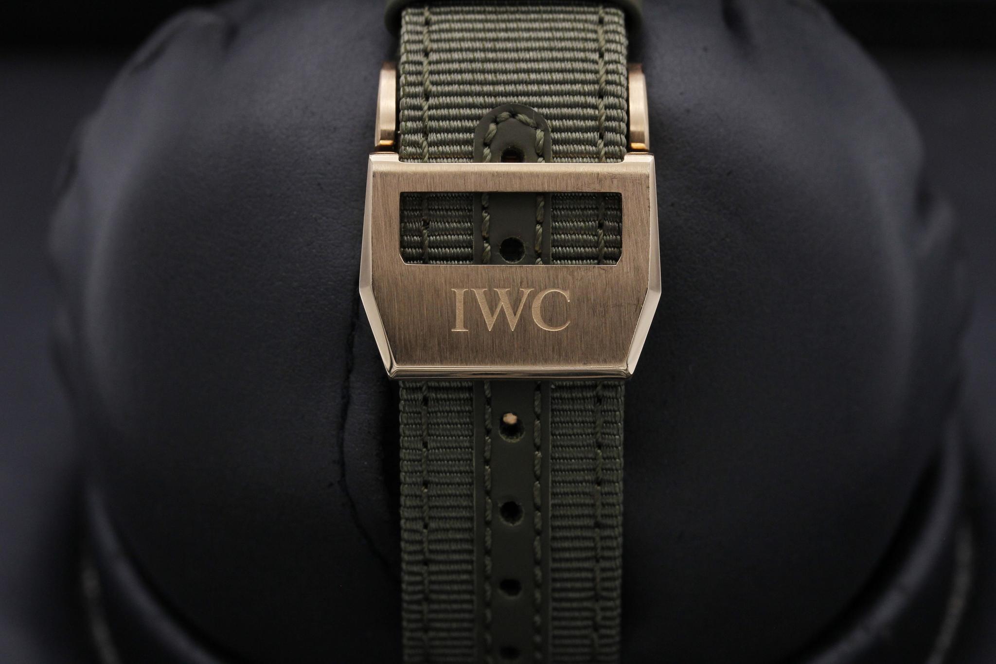 Watch Image 8