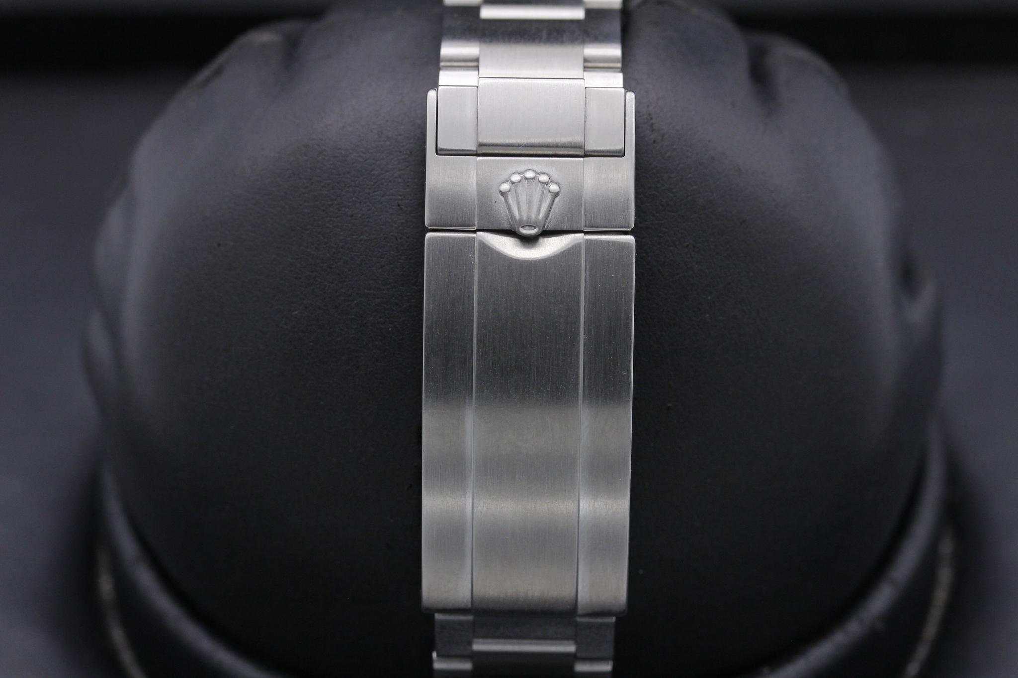 Watch Image 8