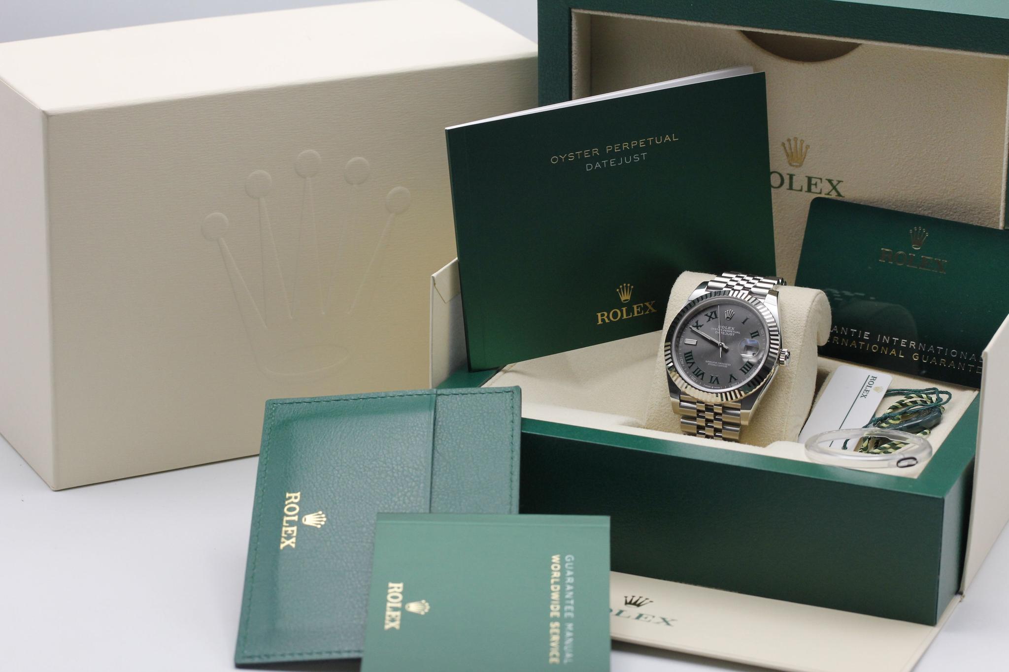 Watch Image 11