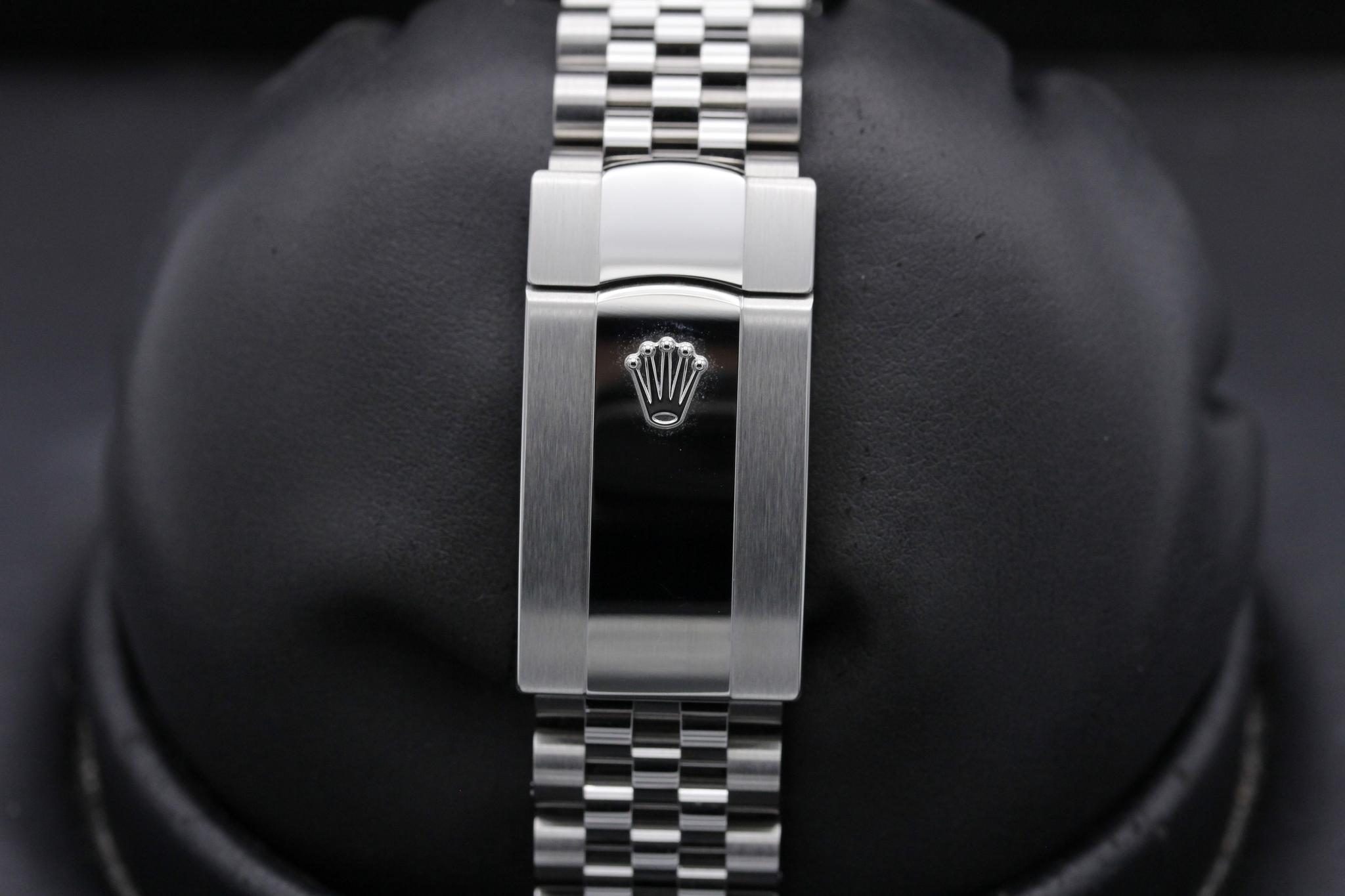 Watch Image 8