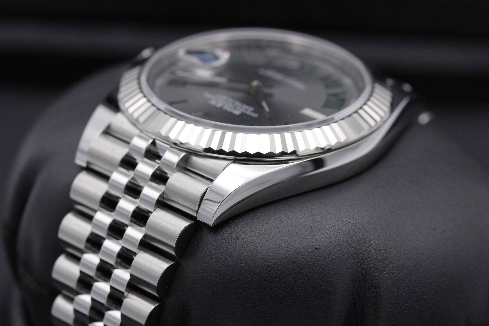 Watch Image 5