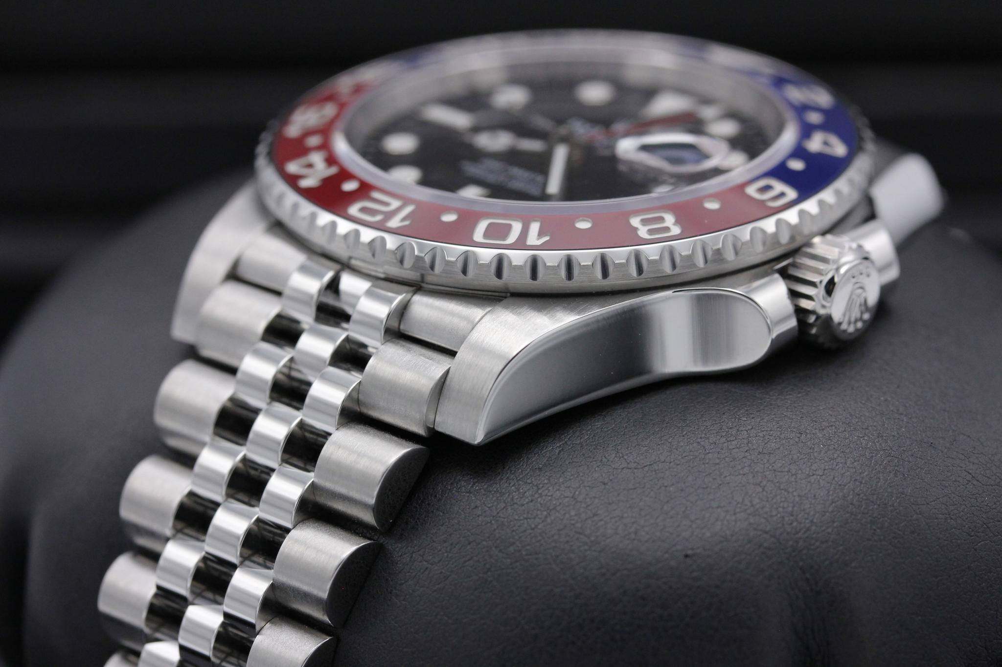 Watch Image 2