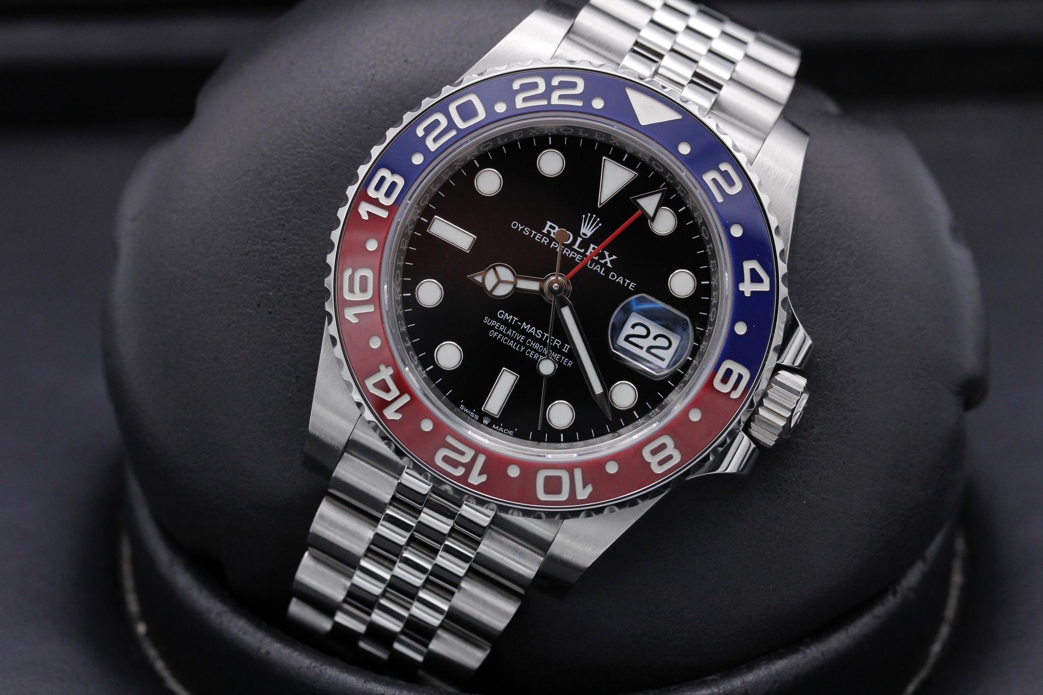 Watch Image 10