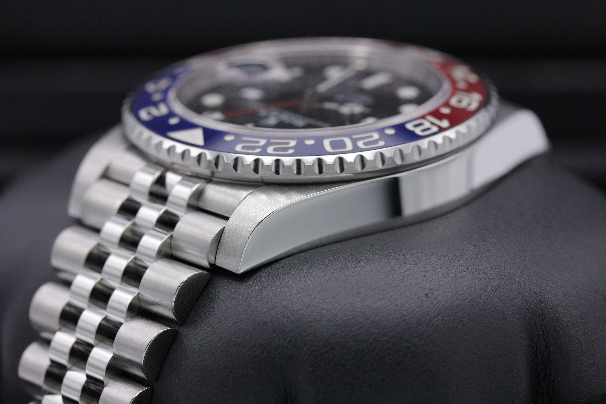 Watch Image 5