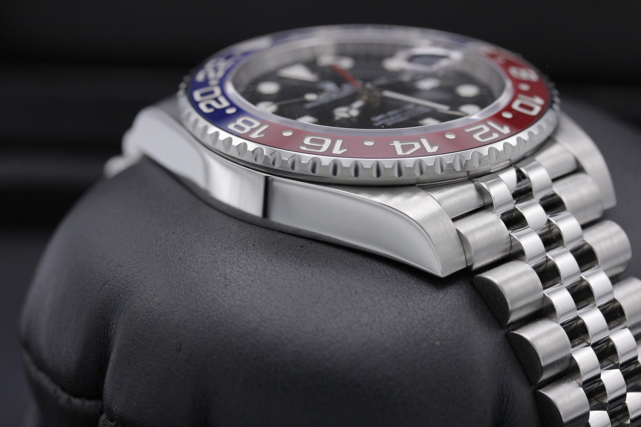 Watch Image 6