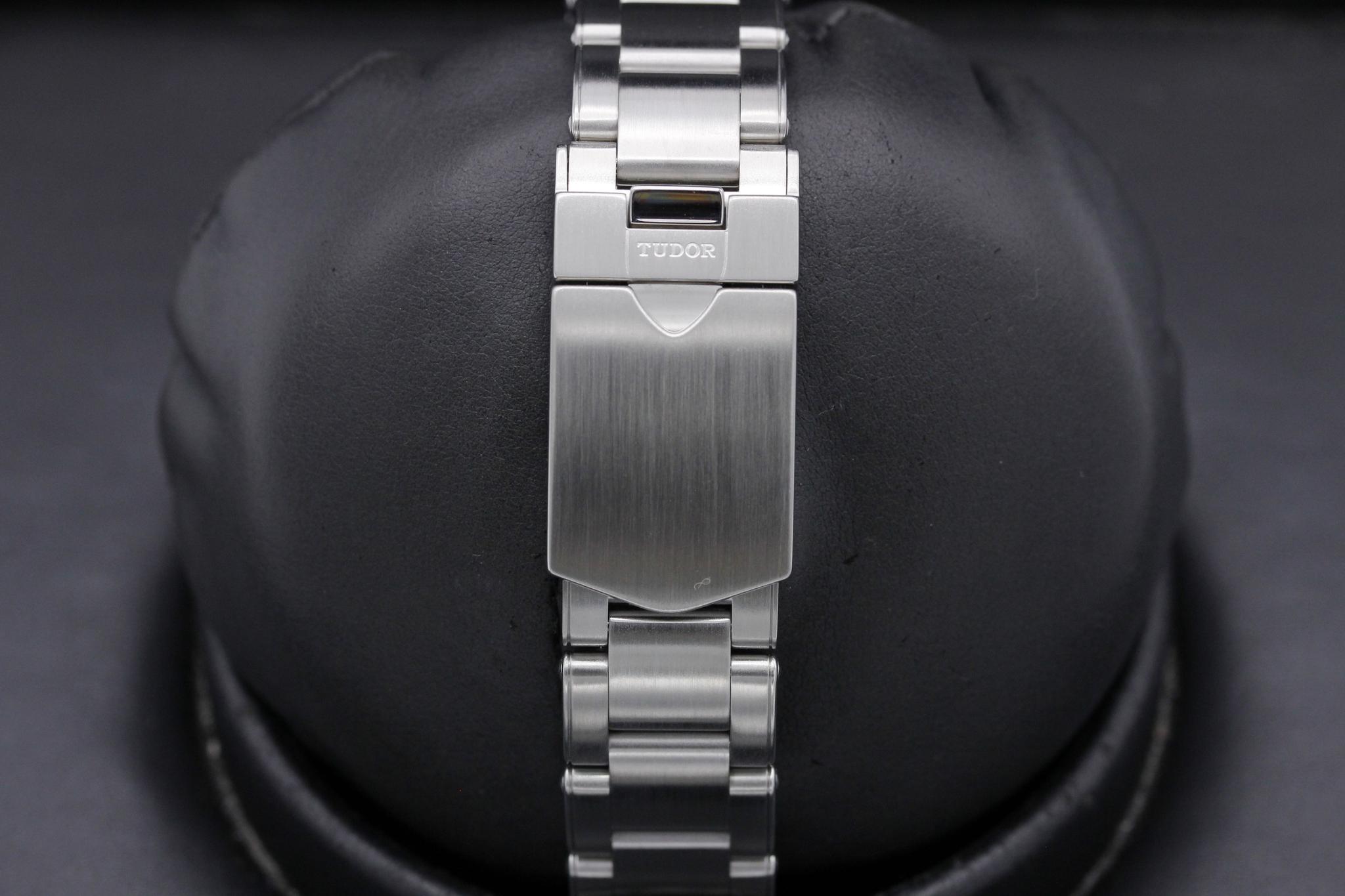 Watch Image 8