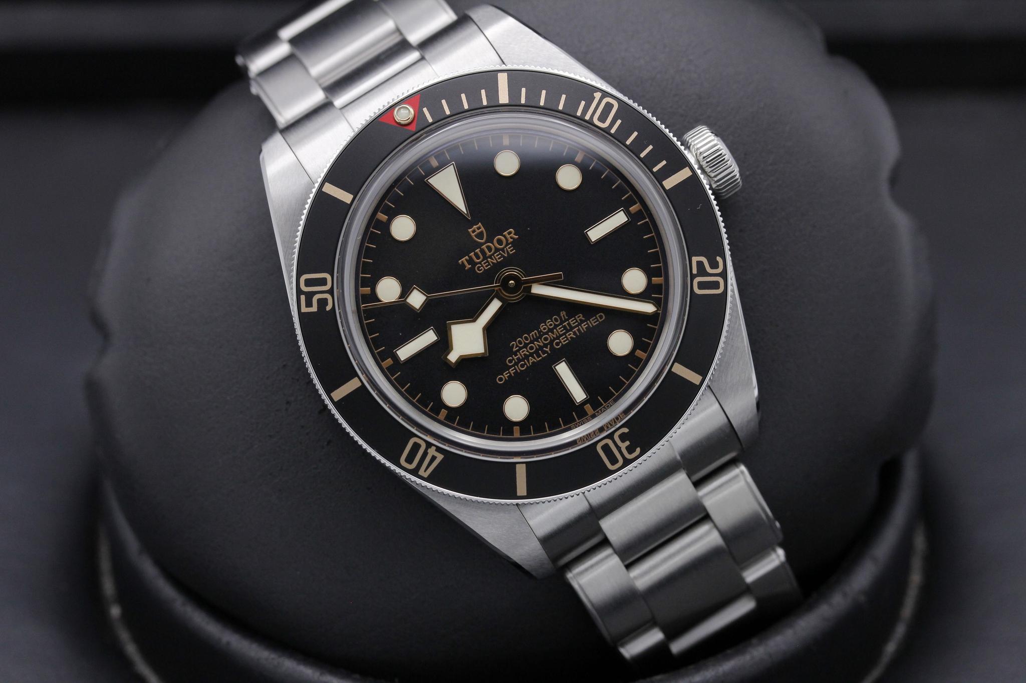 Watch Image 9
