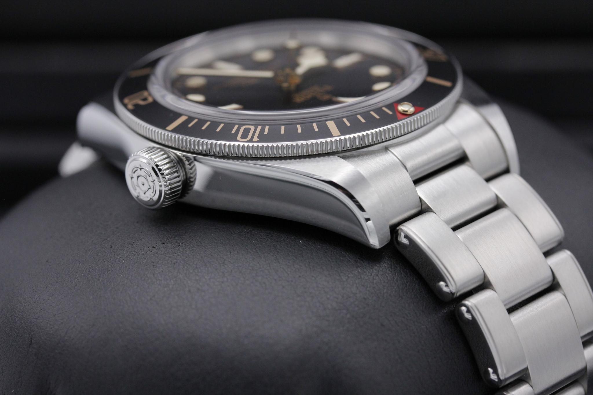 Watch Image 4