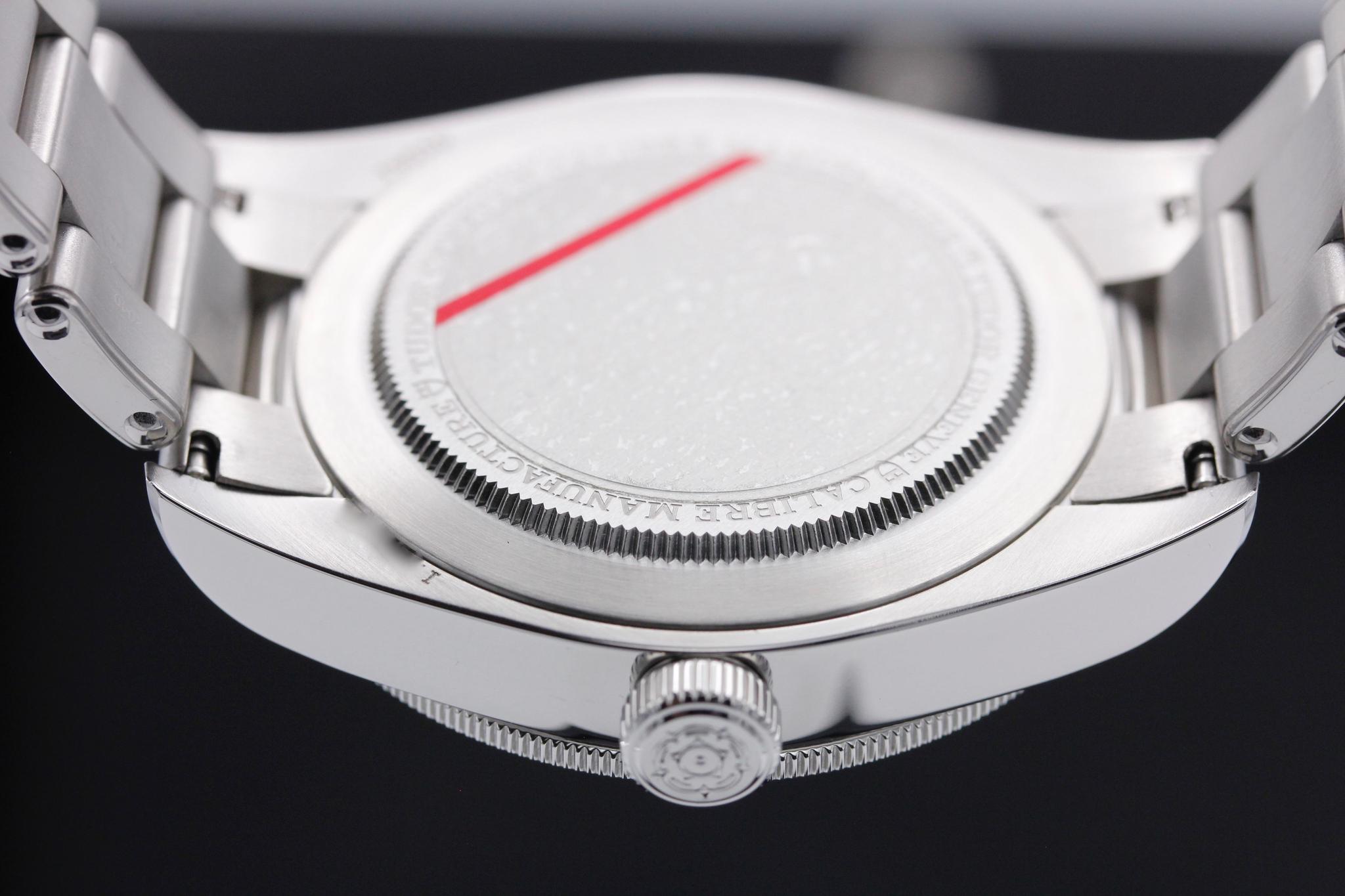 Watch Image 7