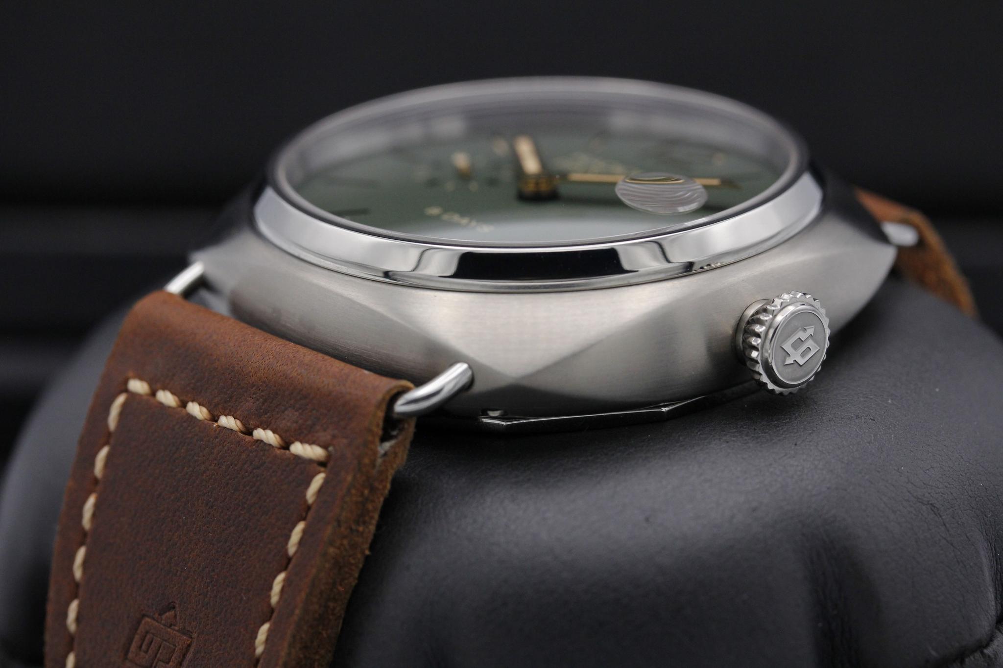 Watch Image 2