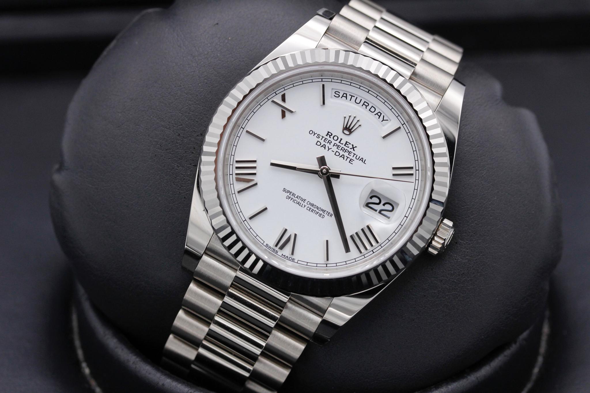 Watch Image 10