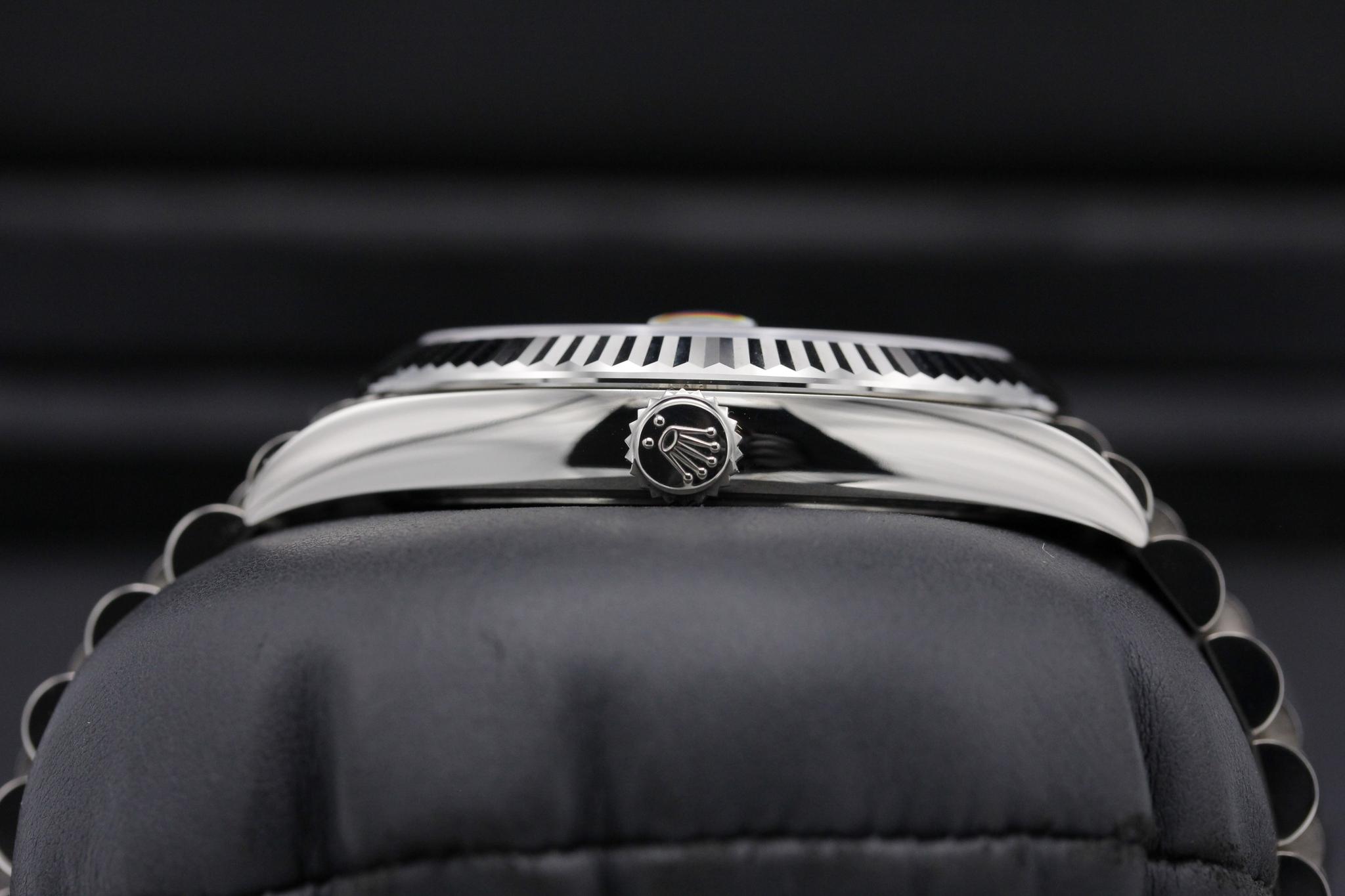 Watch Image 3