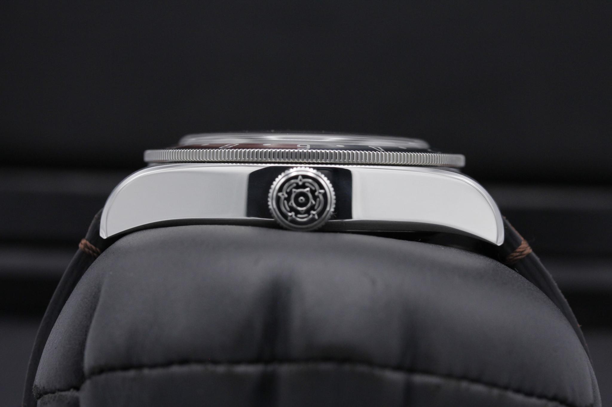 Watch Image 3